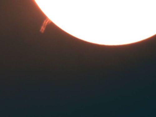 gigantesca protuberanza solare