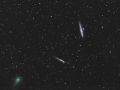 La Cometa Atlas saluta a Galassia Balena e la Galassia Bastone da Hockey