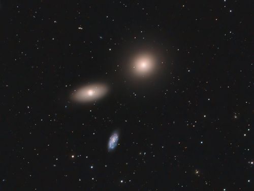 IL TRISMO DI GALASSIE DELLA COSTELLAZIONE DEL LEONE (M105, NGC 3384 E NGC 3389)