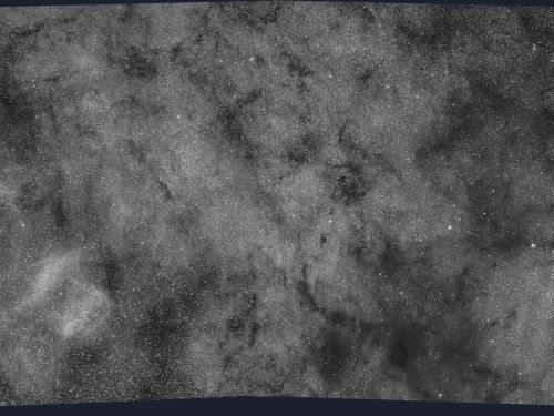 Un tripudio di nebulose oscure: mosaico 5° 16°