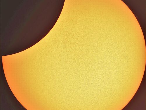 Massimo dell’eclissi parziale di sole