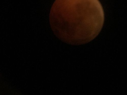Luna durante l’eclissi totale