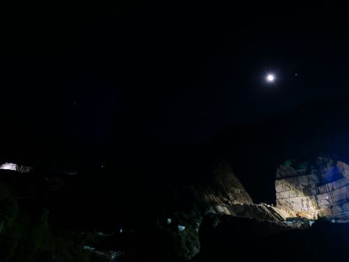 Congiunzione Luna – Giove dalle Cave di marmo di Carrara