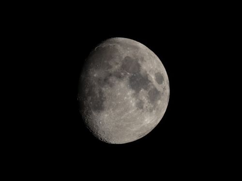Luna con 83,9% di illuminazione