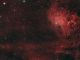 Nebulosa Flaming Star e la sua stella fuggitiva