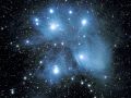 Le Pleiadi immerse nella nebulosità