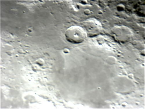 Luna crateri in penombra
