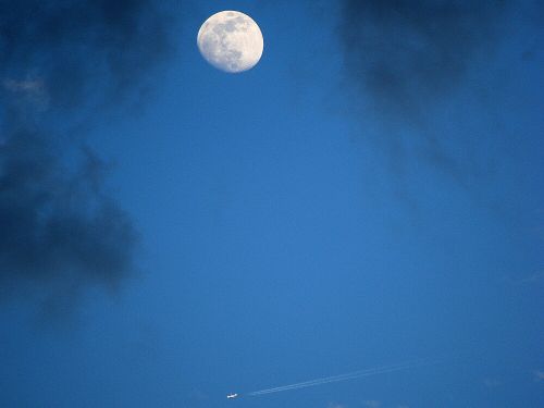 Luna e aereo