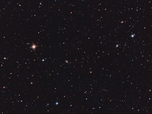 Abell 2197 – Un ammasso di galassie lontane 420 milioni di anni luce