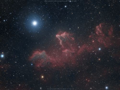 IC 59 e IC 63 fantasmi di Cassiopea