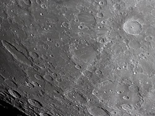 Regione sud della Luna con i crateri Tycho, Clavius e Schiller.