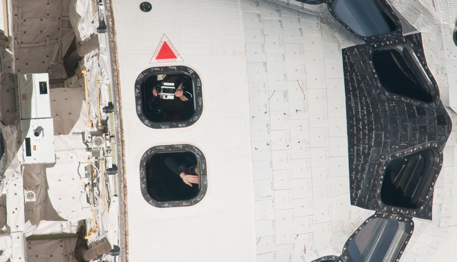 Atlantis waving