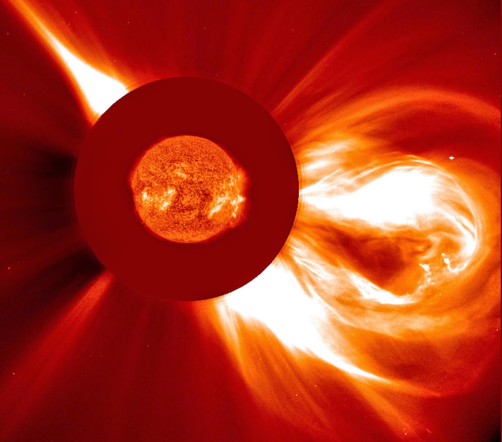 Space Weather – Tra Sole e Terra nella tempesta Space Weather – Tra Sole e Terra nella tempesta