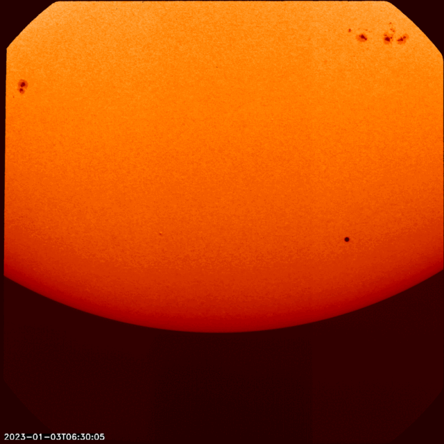 Mercury_transit_and_sunspots