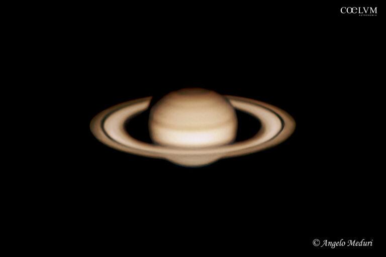 Saturno con i suoi anelli