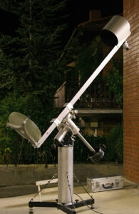 Il Newton da 36 cm F5 in versione pi&ugrave; evoluta, con intubazione "monorail" per minimizzare ingombri e peso. 