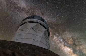 DESI d’altro canto è a favore del modello standard