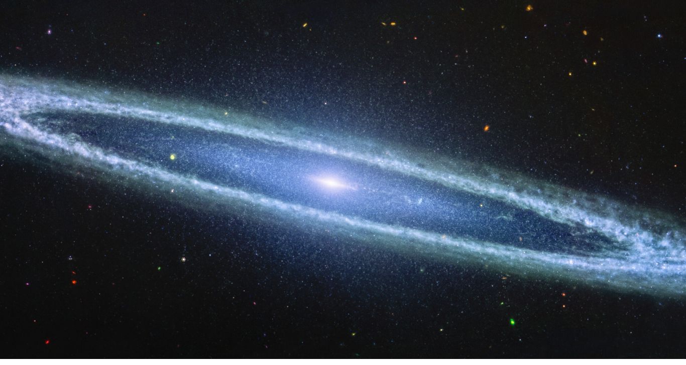 La Galassia Sombrero brilla in una nuova immagine del telescopio JWST