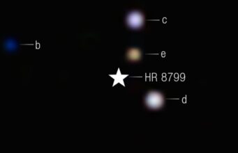 Il telescopio JWST rileva anidride carbonica nei giovani esopianeti giganti del sistema HR 8799