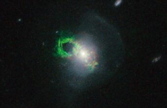 Una Tazza di Tè Caldo al Buco Nero