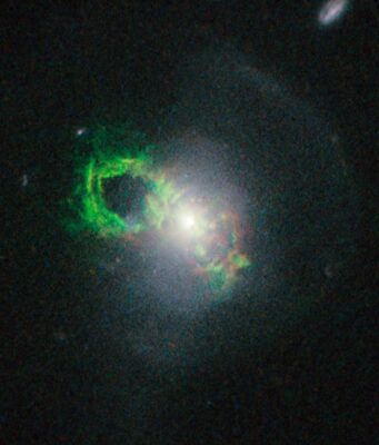 Una Tazza di Tè Caldo al Buco Nero