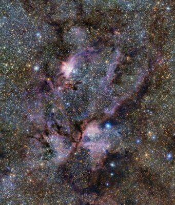 La Nebulosa Aragosta NGC 6357 in un MARE di STELLE