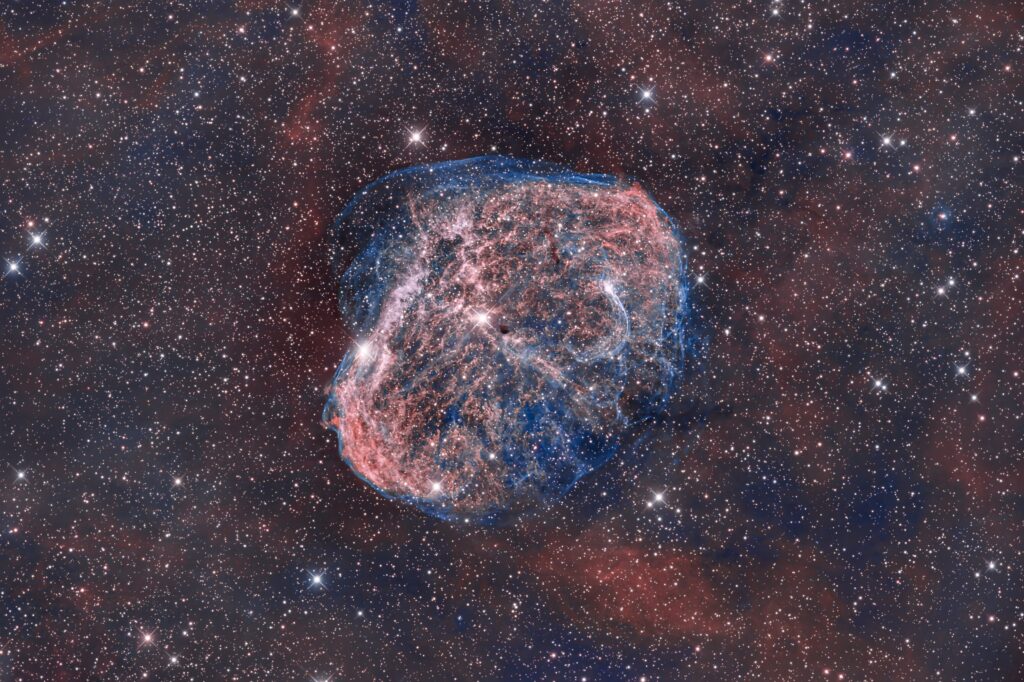 Nebulosa crescent NGC6888 o C27. Nella costellazione del cigno