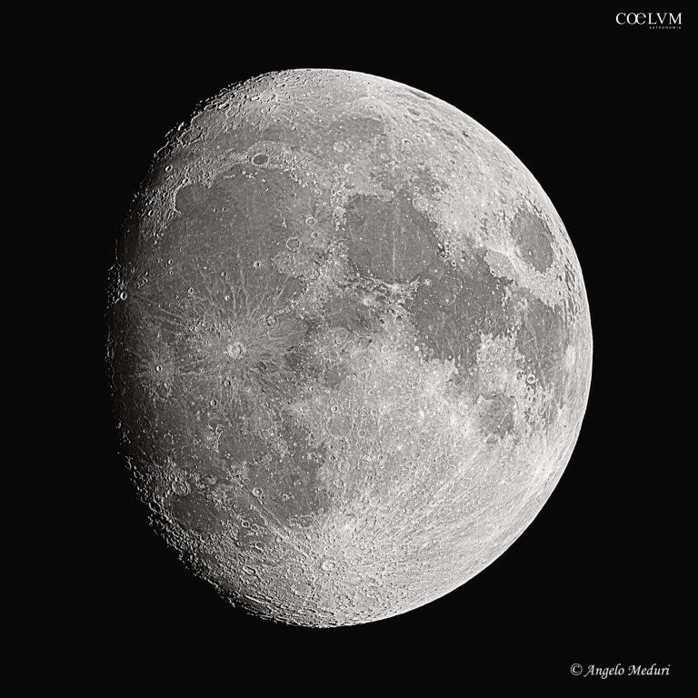 Luna gibbosa crescente