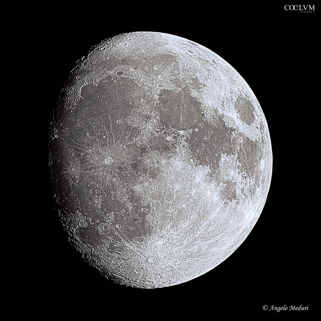 Luna gibbosa crescente