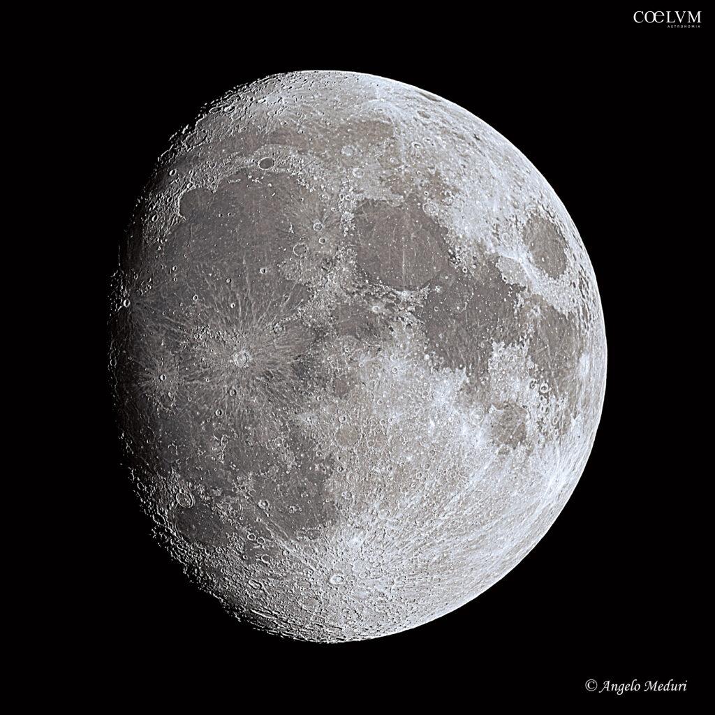Luna gibbosa crescente