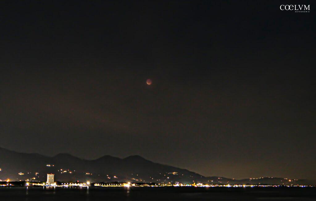 Eclisse di Luna da Marina di Carrara