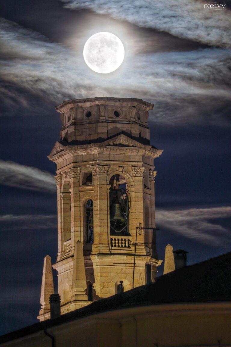 La Superluna del Castoro: novembre si illumina di magia! 
