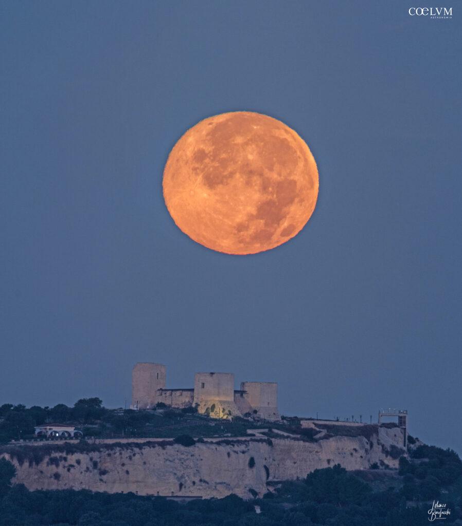 La super Luna e il Castello di San Michele