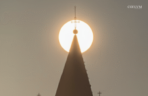 Sole sopra il campanile della Basilica di San Zeno