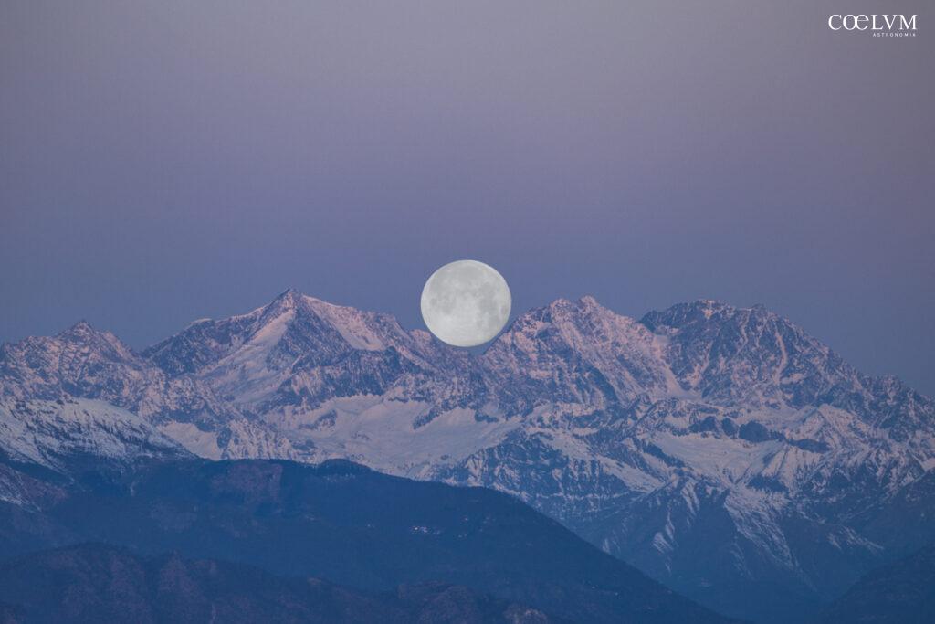 La “Luna del Lupo” tra i monti