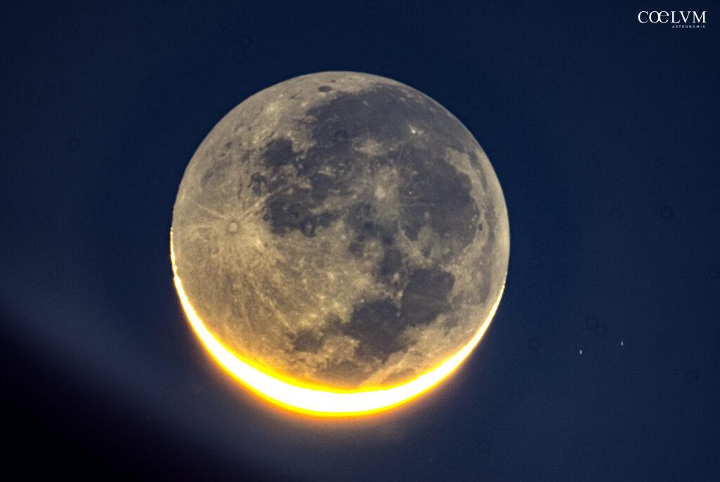 Falcetto di luna e luce cinerea