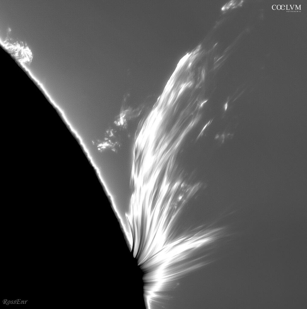 Boom … un potente brillamento solare rompe il silenzio!!!!