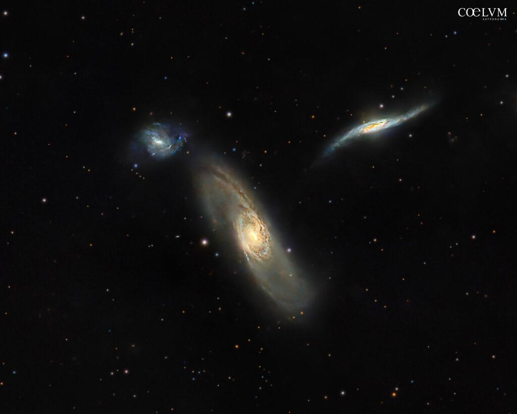Arp 286: trio galattico nella Vergine