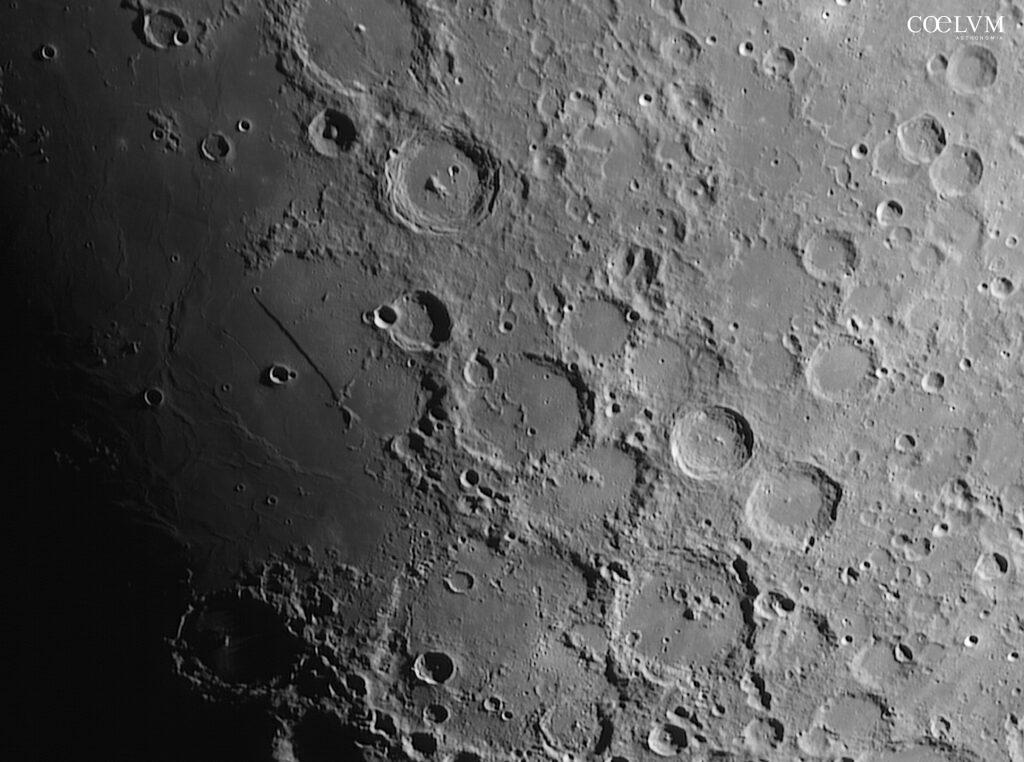 Regione sud della Luna con la Rupes Recta