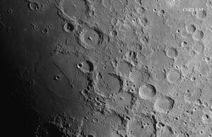 Regione sud della Luna con la Rupes Recta