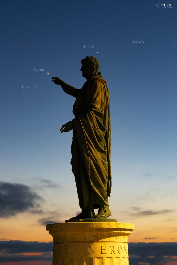 Congiunzione Venere-Giove sopra la statua di Nerone ad Anzio