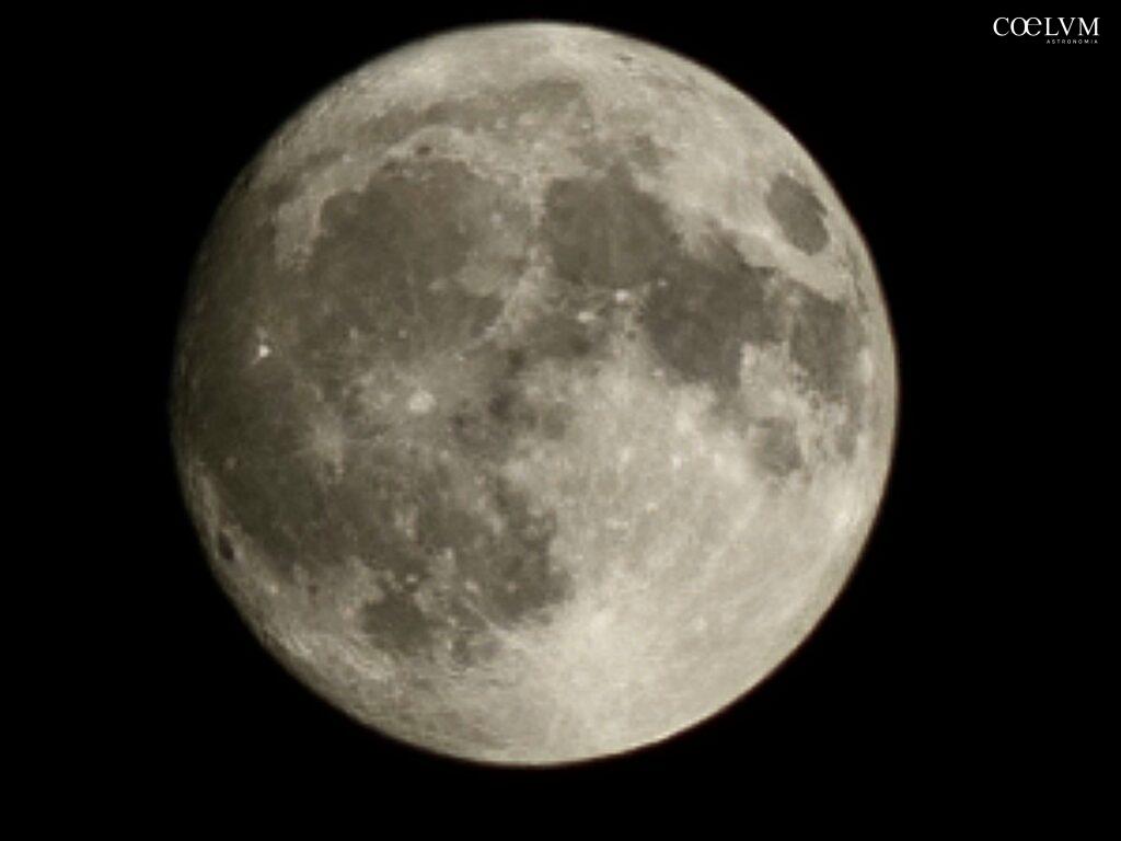 Dettaglio lunare puro