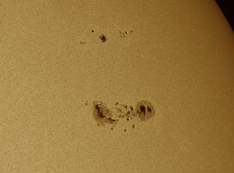 SOLE regioni attive AR 4048 e 4055