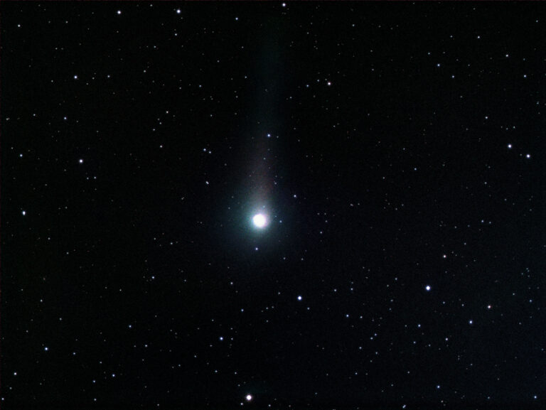 Cometa C/2017 T2 Panstarrs