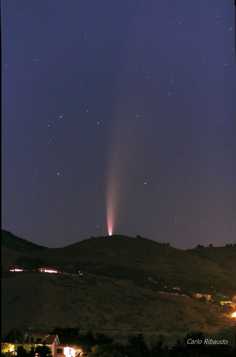 Anagni – La cometa Neowise sorge sopra i Monti Ernici