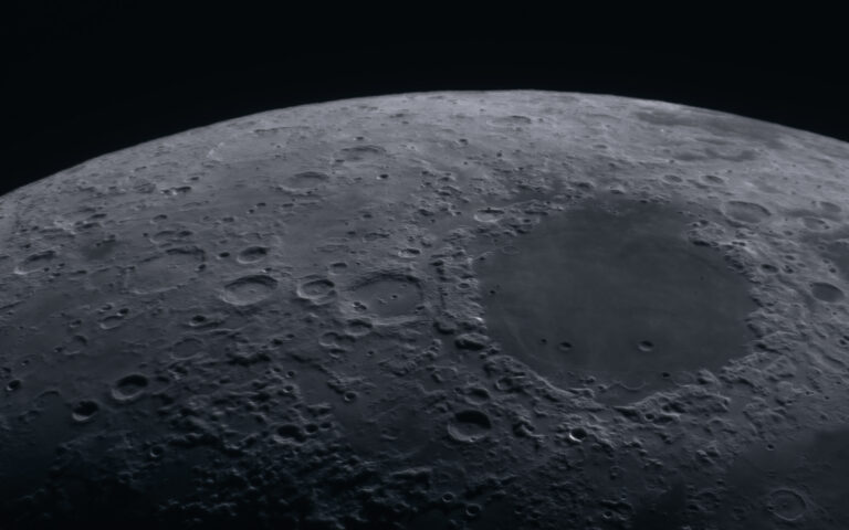 Sorvolo sul Mare Crisium