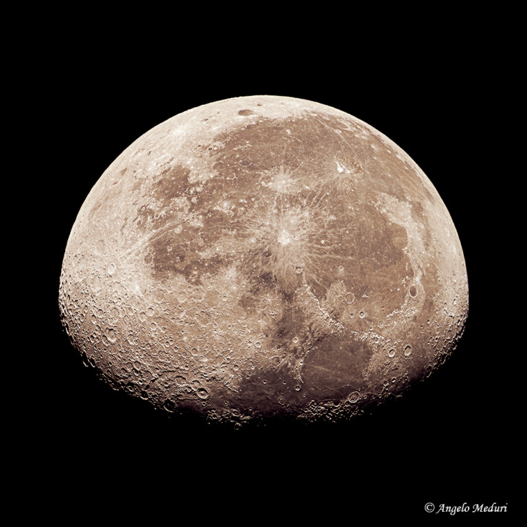 Luna gibbosa calante