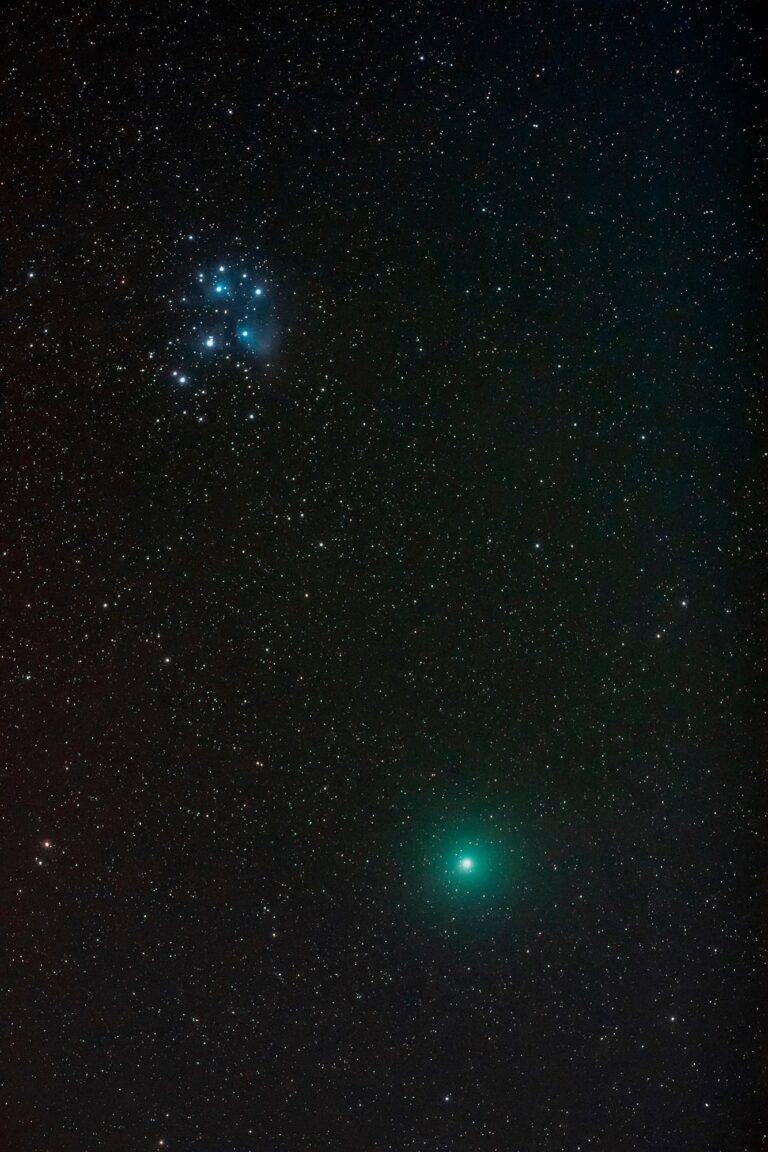 Cometa 46P/Wirtanen con le Pleiadi