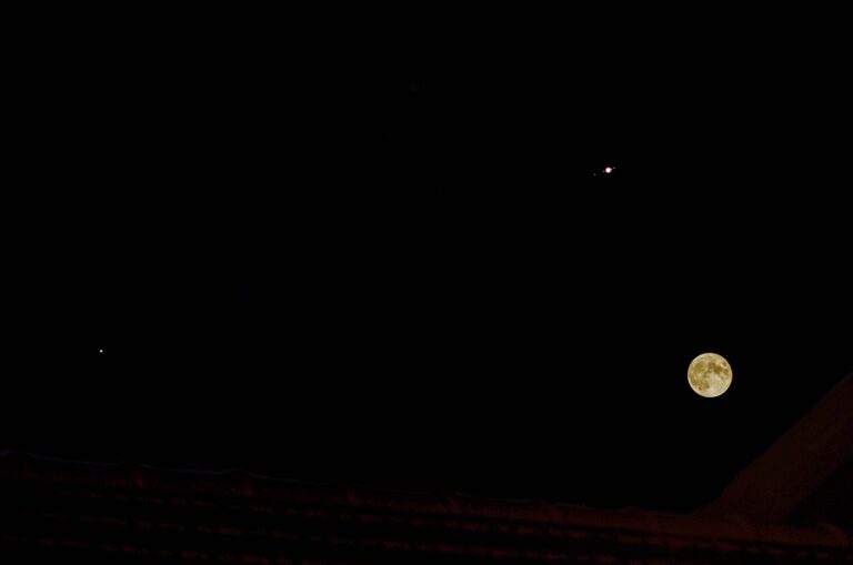 Congiunzione Luna, Giove e Saturno