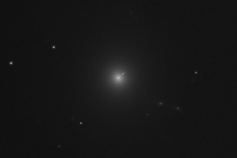 M87 Virgo A getto relativistico